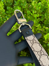 Load image into Gallery viewer, 1. GG x Black Swivel Keychain
