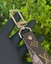 Load image into Gallery viewer, Double-sided Keychain SILVER
