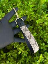 Load image into Gallery viewer, 1. GG x Black Swivel Keychain
