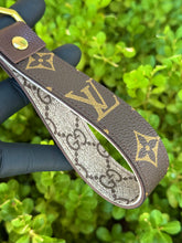 Load image into Gallery viewer, Double-sided Keychain BRASS
