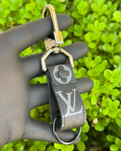 Load image into Gallery viewer, Black Mini Swivel Keychain
