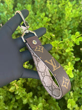 Load image into Gallery viewer, Double-sided Keychain SILVER
