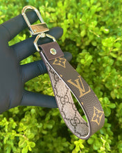 Load image into Gallery viewer, Double-sided Keychain SILVER
