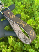 Load image into Gallery viewer, Double-sided Keychain SILVER
