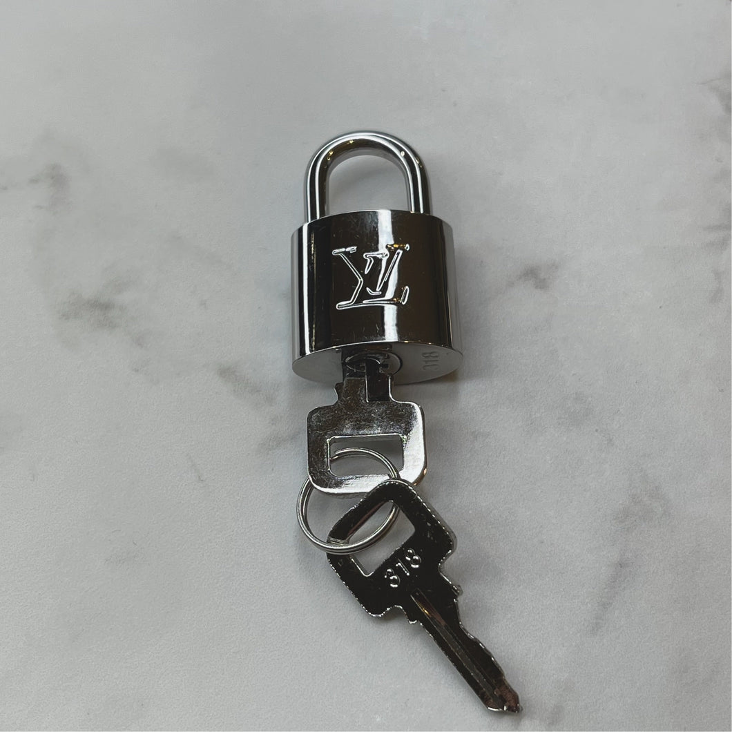 Silver Lock and Key Set