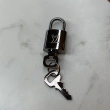 Load image into Gallery viewer, Gun Metal Lock and Key Set
