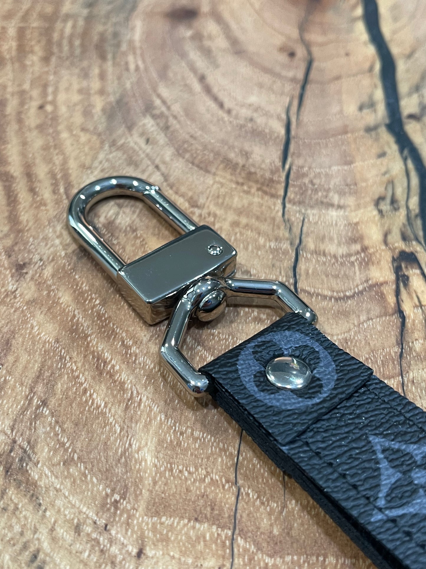 Swivel Black x Black Full Strap Swivel Keychain